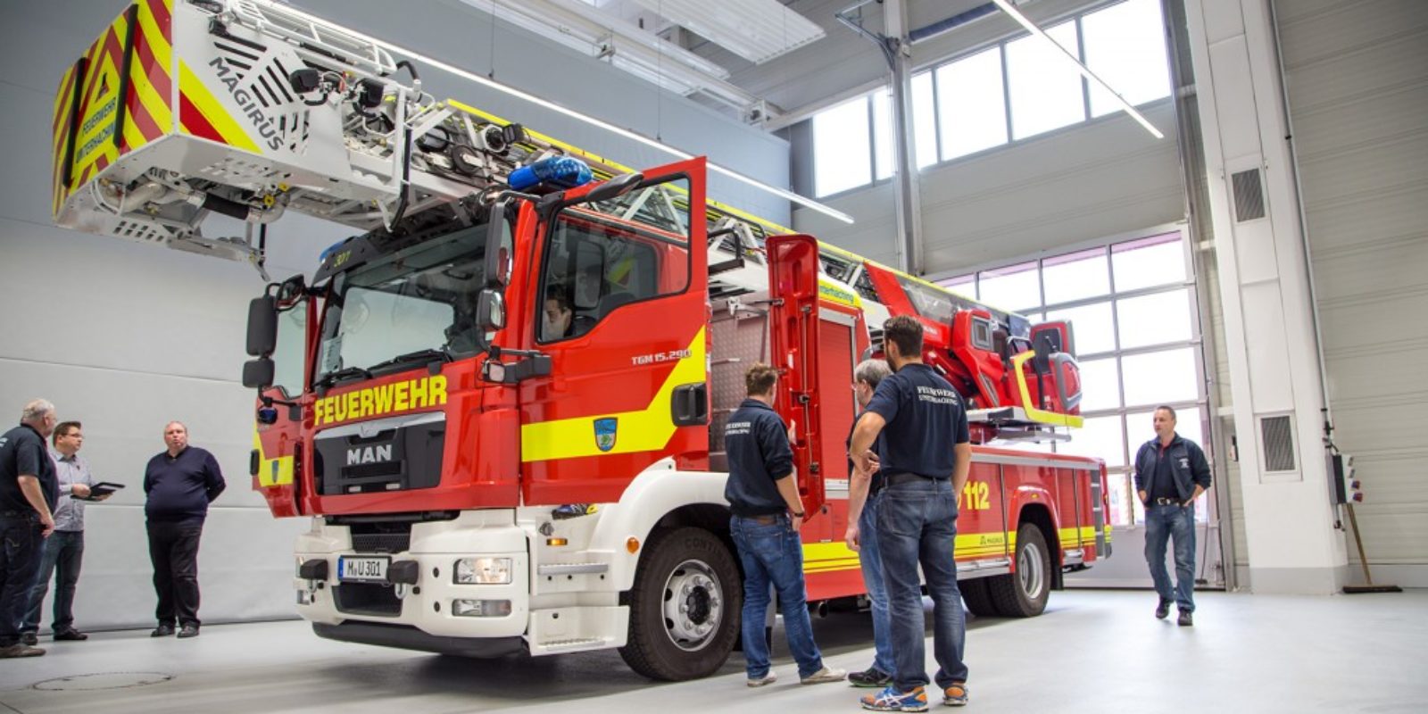 Abholung der neuen Drehleiter im Magirus-Werk Ulm.