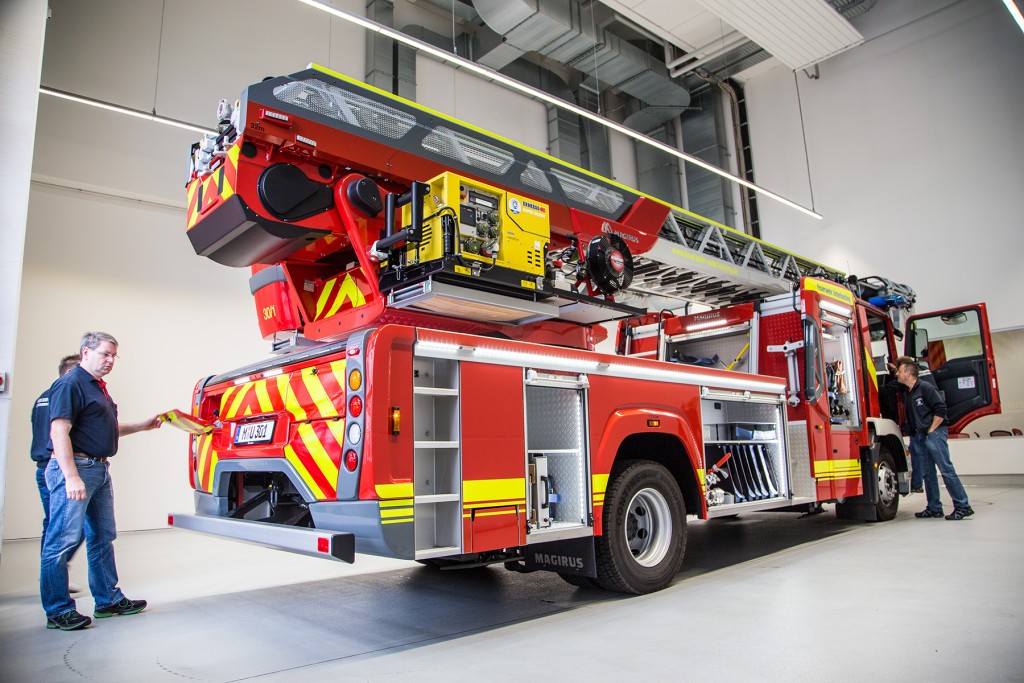 Abholung der neuen Drehleiter im Magirus-Werk Ulm.