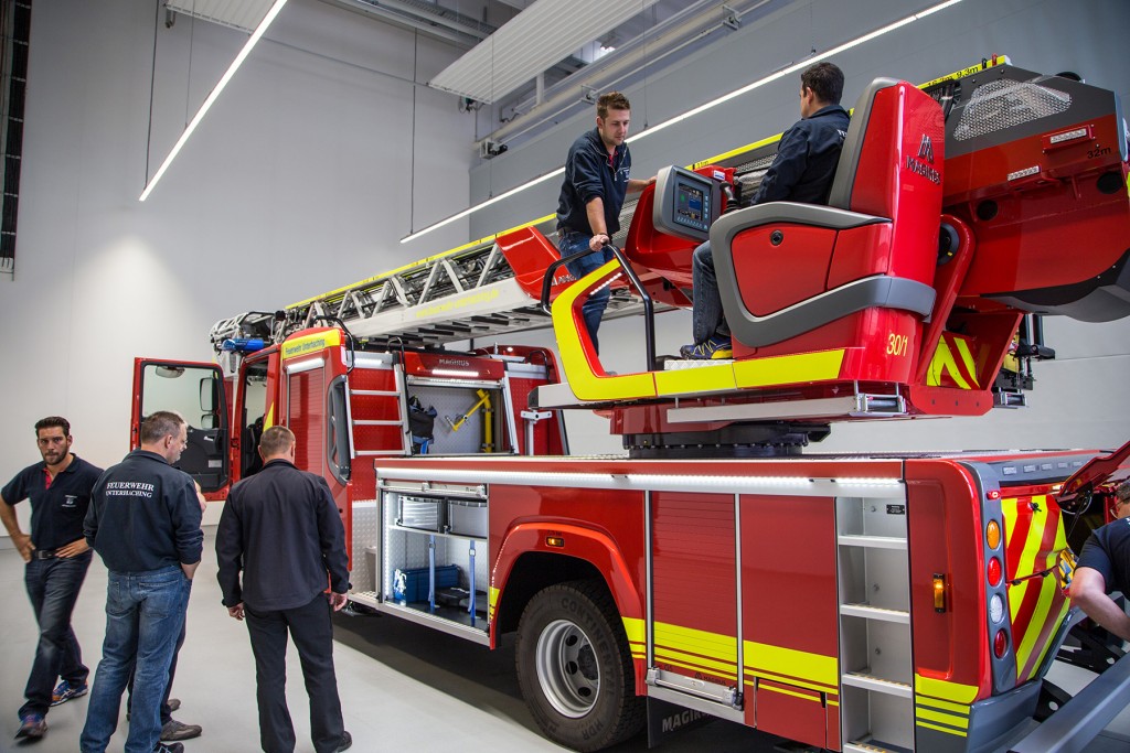 Abholung der neuen Drehleiter im Magirus-Werk Ulm.