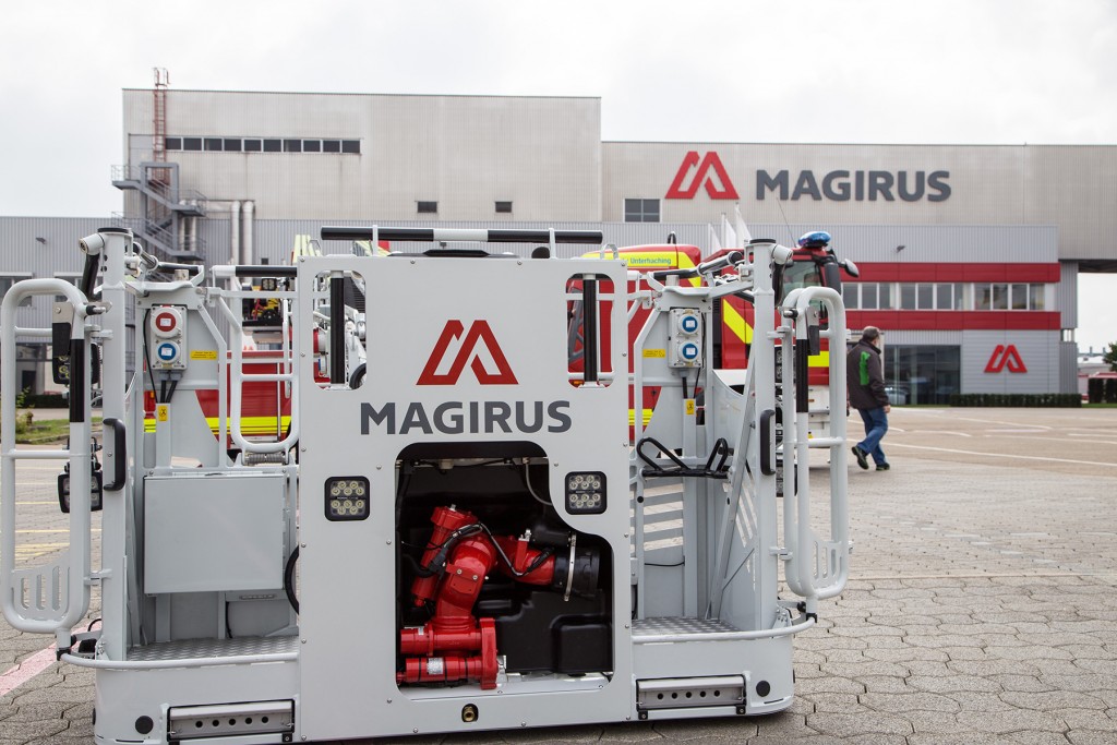 Abholung der neuen Drehleiter im Magirus-Werk Ulm.