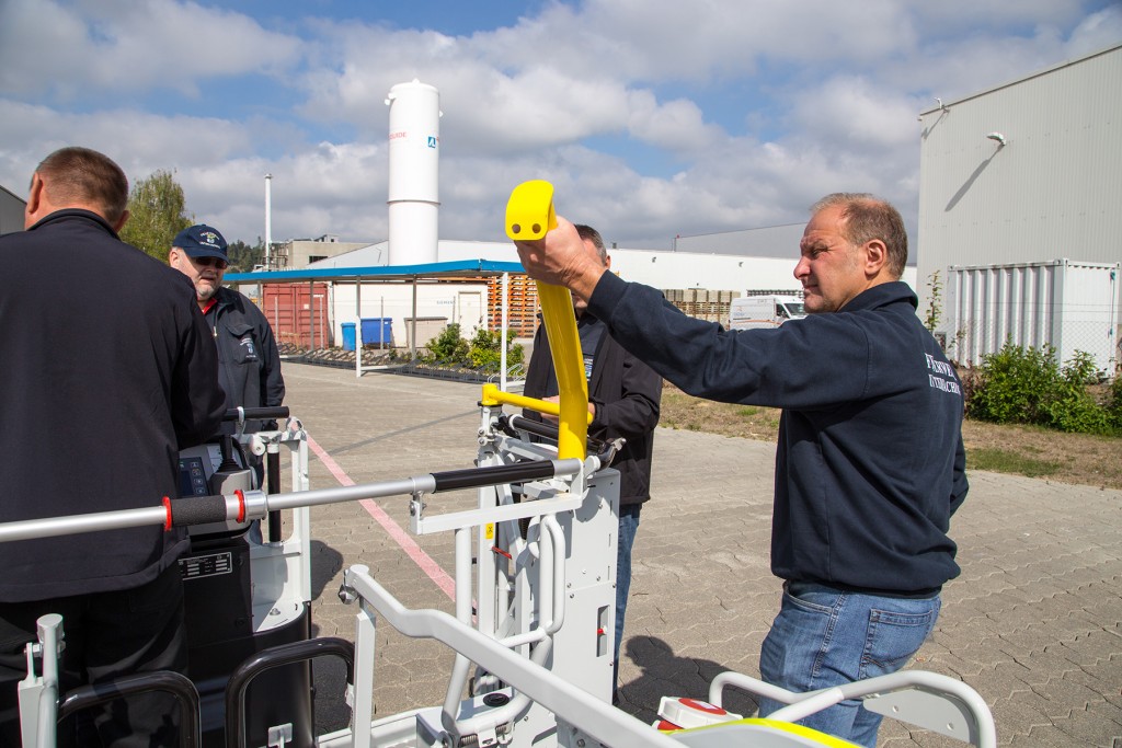 Abholung der neuen Drehleiter im Magirus-Werk Ulm.