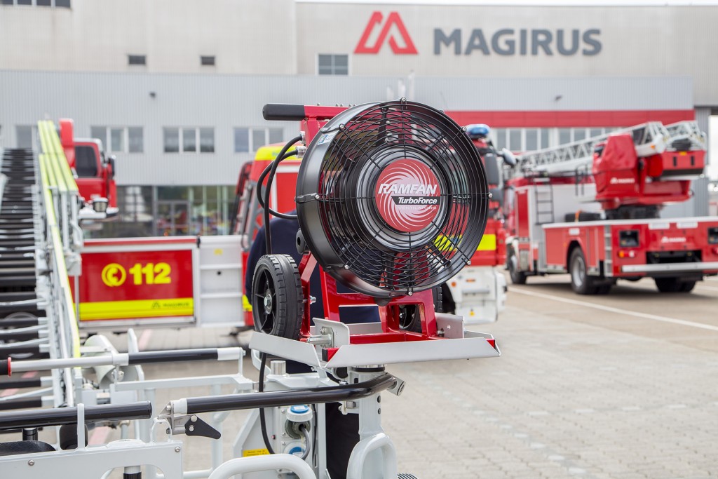 Abholung der neuen Drehleiter im Magirus-Werk Ulm.