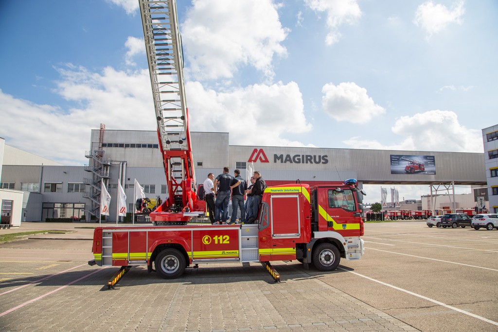 Abholung der neuen Drehleiter im Magirus-Werk Ulm.