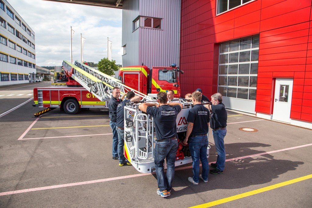 Abholung der neuen Drehleiter im Magirus-Werk Ulm.