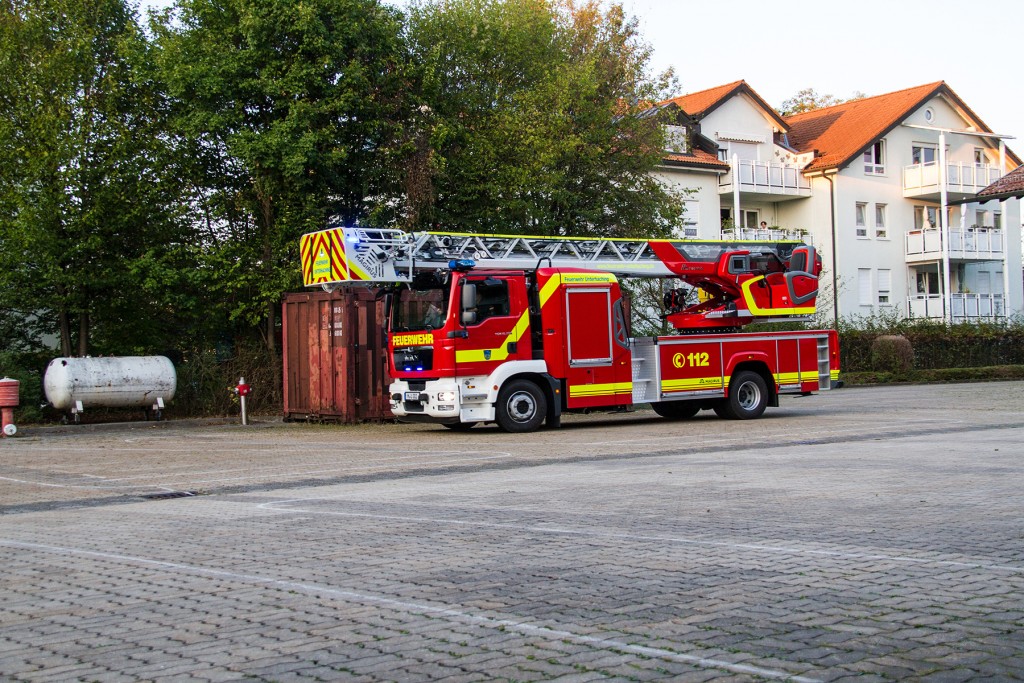 Ankunft der neuen Drehleiter am Gerätehaus.